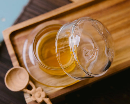 Sfeerbeeld van Glazen boterpotje van La Rochère met bijenmotief