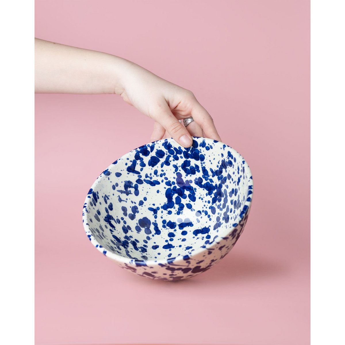 Grote handgedecoreerde kom Persia | 21 cm | Wit / Blauw
