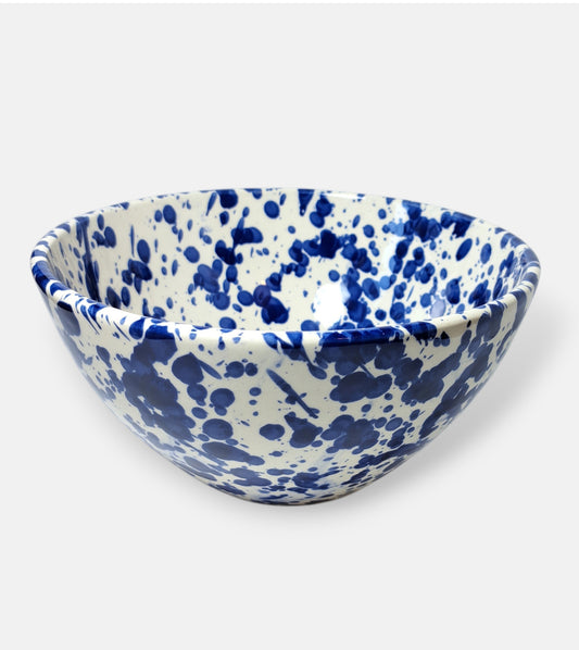 Tierra Cocida grote salade schaal keramiek 21cm witte basis met grote blauwe glazuurspetters